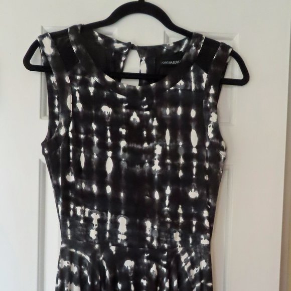 Cynthia Rowley Flare Dress Black & White Print Size S - Picture 1 of 6